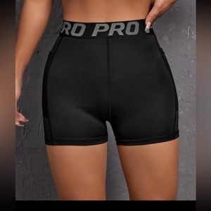 Letter Tape Waist Sports Shorts With Phone Pocket